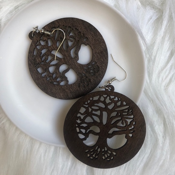 Beautiful wood round tree boho brown dangle/drop earrings - Picture 3 of 5